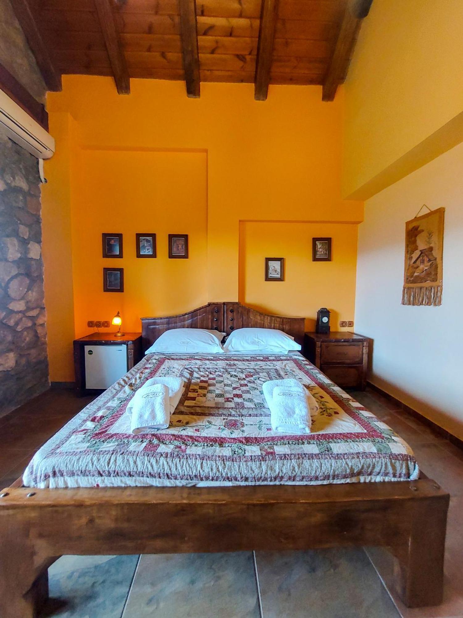 Metohi Hotel Mariolata Exterior photo