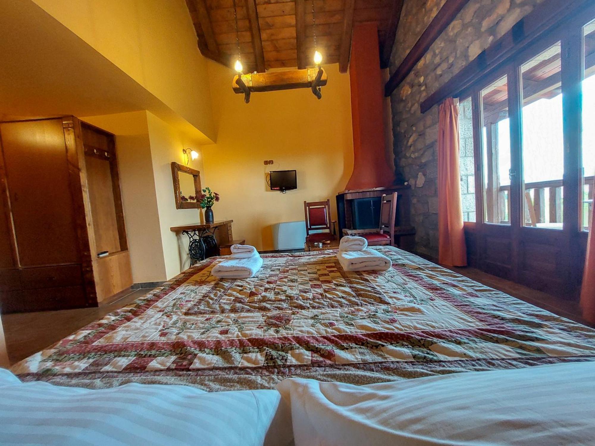 Metohi Hotel Mariolata Exterior photo